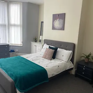  Apartment Marks Place