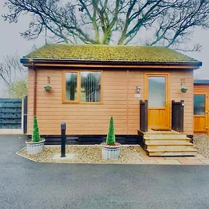  Holiday home Cherry With Hot Tub United Kingdom