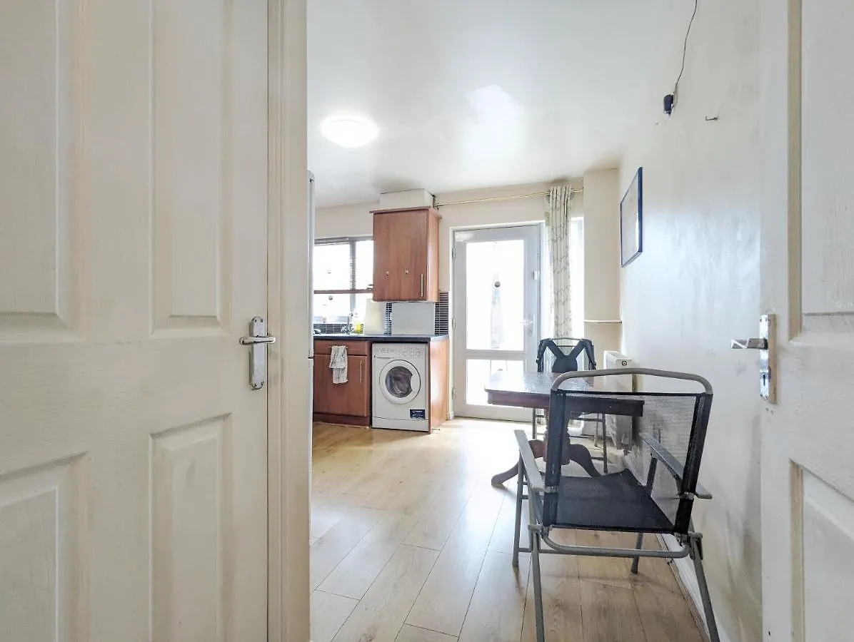 Holiday home Guest Rooms Near City Centre & Dock Free Parking Liverpool