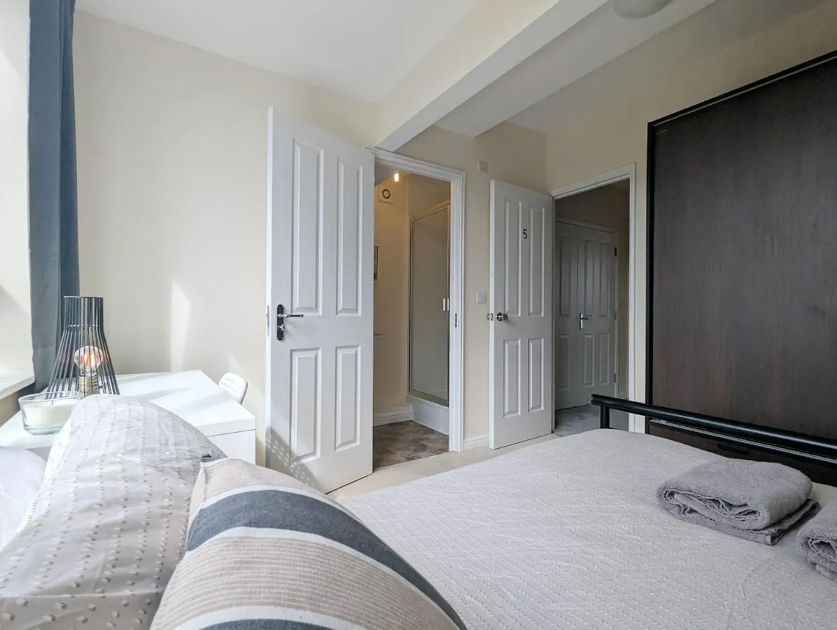 Guest Rooms Near City Centre & Dock Free Parking Liverpool 0*,  United Kingdom