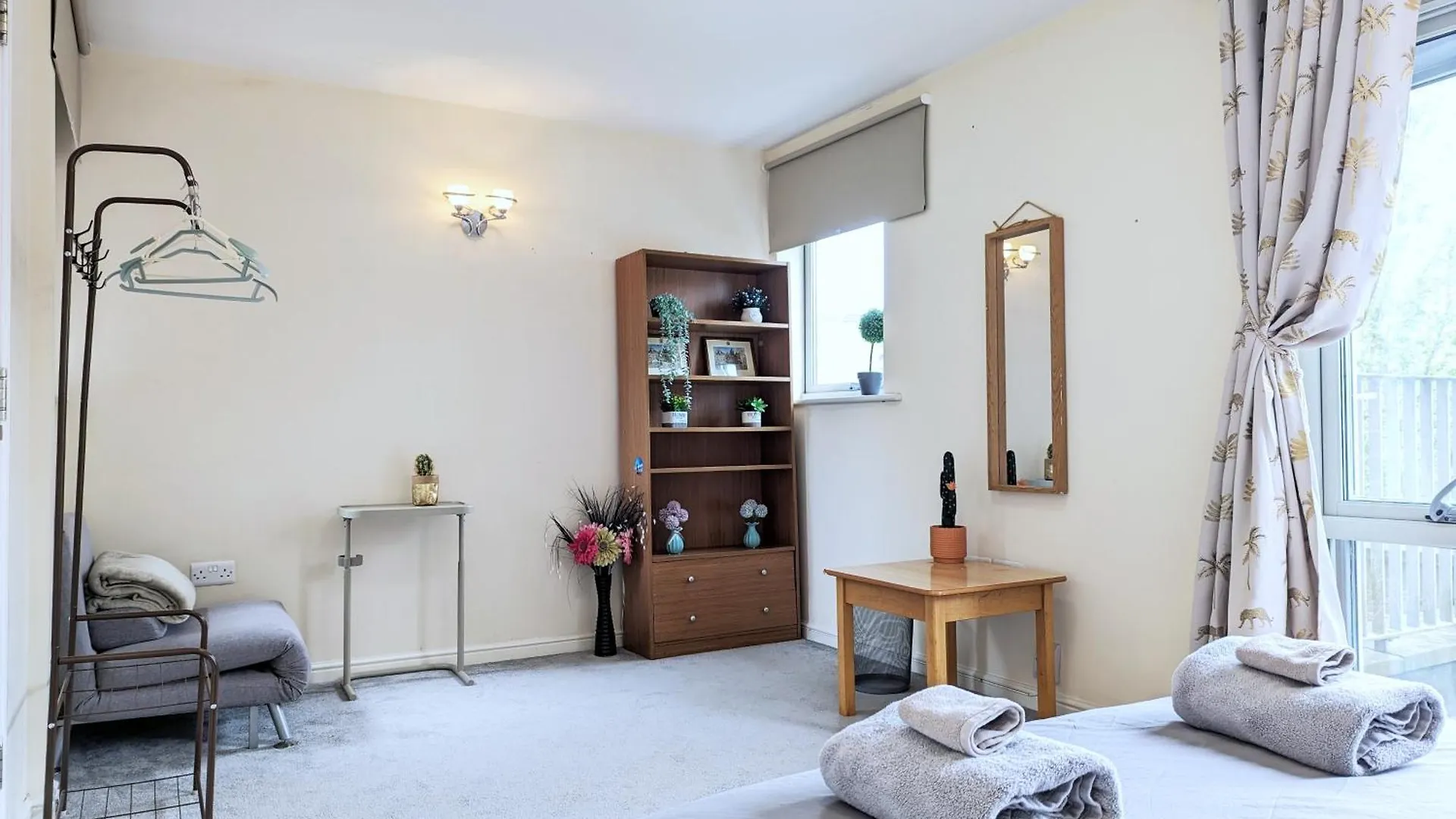 Guest Rooms Near City Centre & Dock Free Parking Liverpool