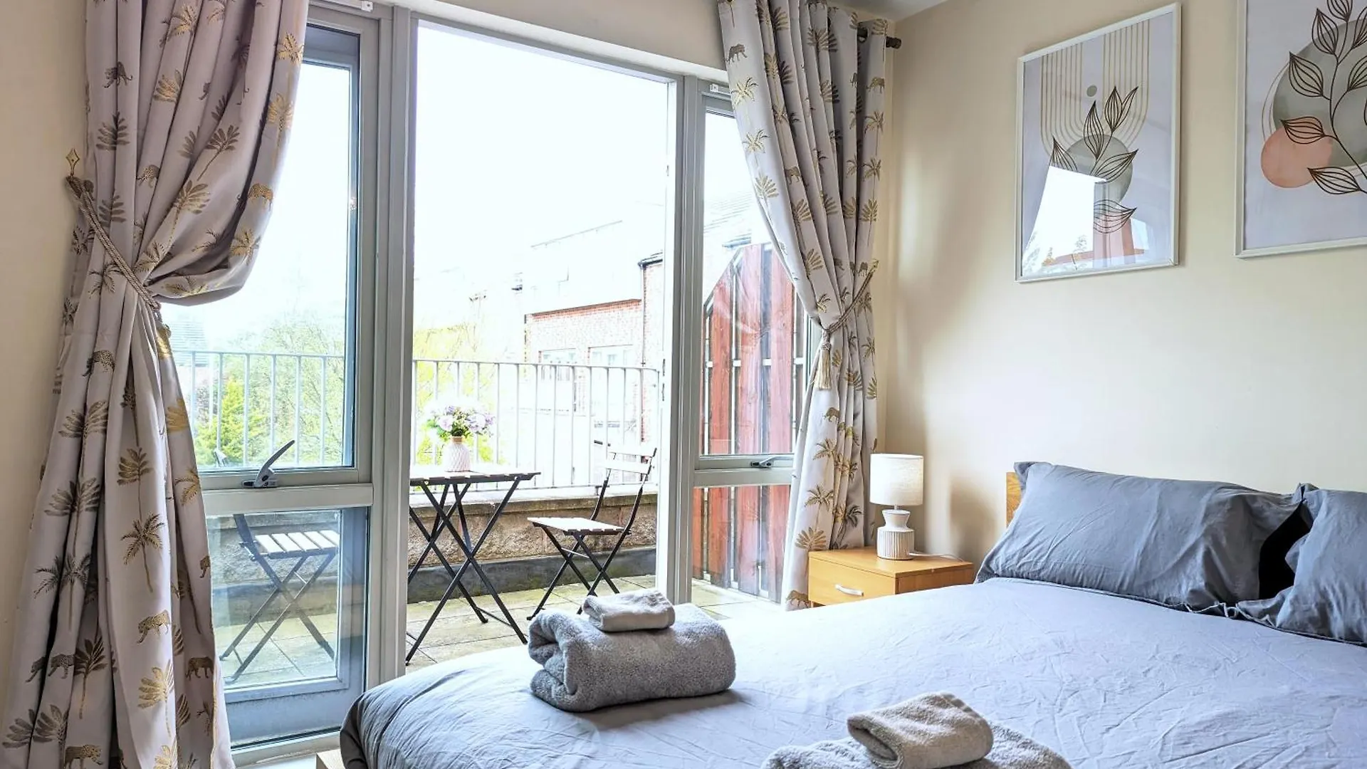 Guest Rooms Near City Centre & Dock Free Parking Liverpool Holiday home