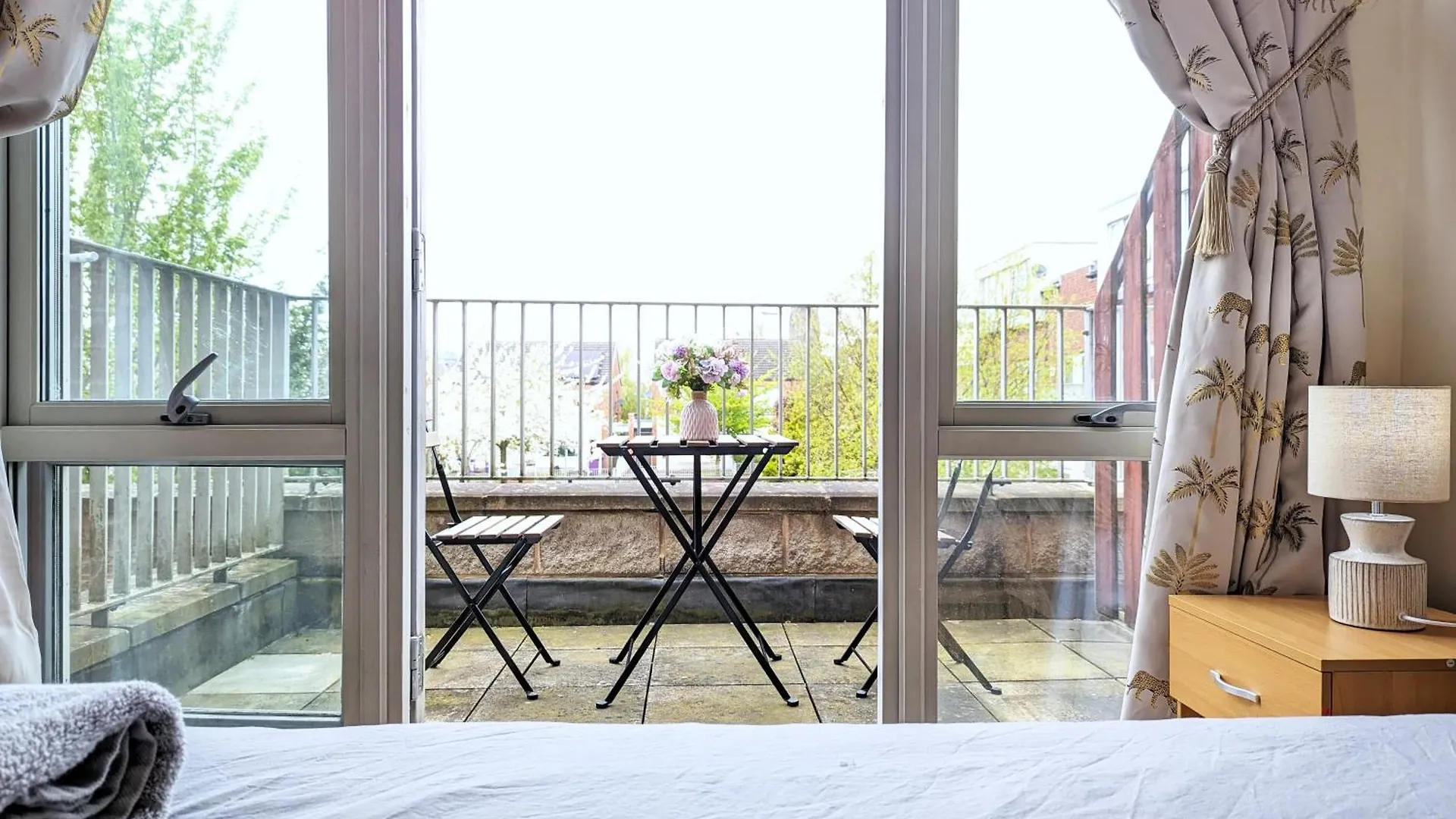 Guest Rooms Near City Centre & Dock Free Parking Liverpool